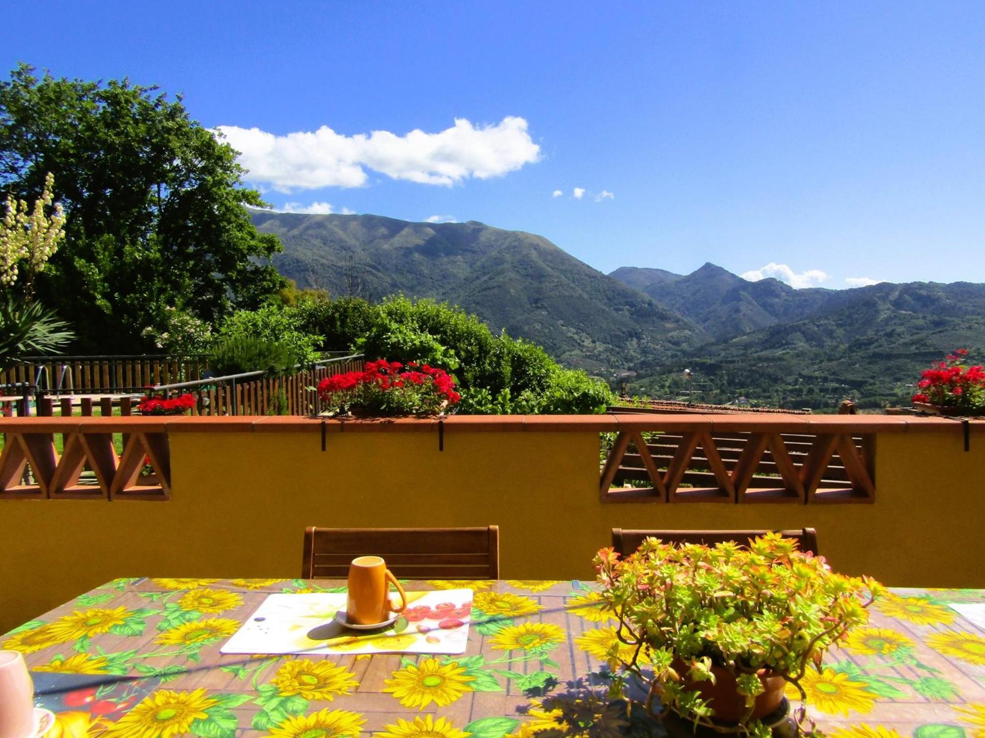 Casina Di Desiree E Aurora Villa Corsanico-Bargecchia Екстериор снимка
